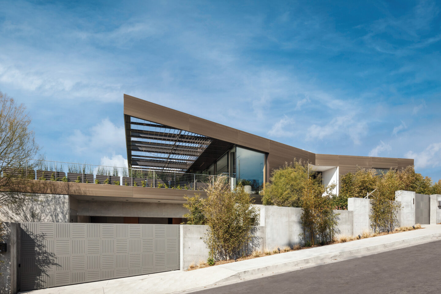 Bronze House on Nightingale SPF architects