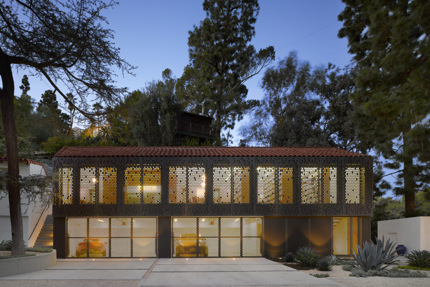 Morgan Phoa Library And Residence Spfarchitects Private Modern Home Los Feliz Los Angeles Ca Lead Night